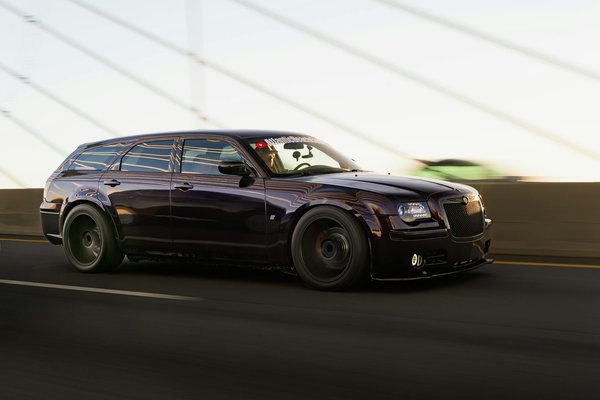 How can you make a homemade pork pie with a crispy crust?